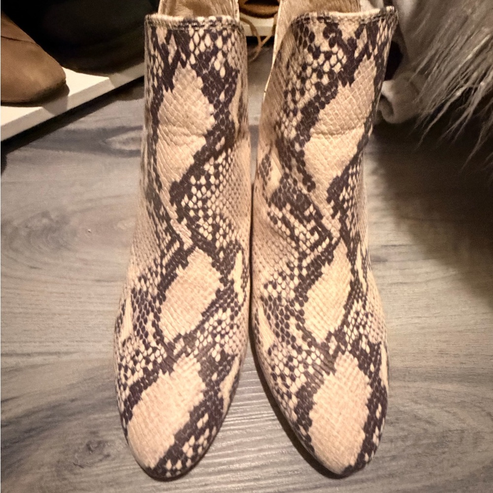 Steve Madden Cream and Black Snakeskin Ankle Boots